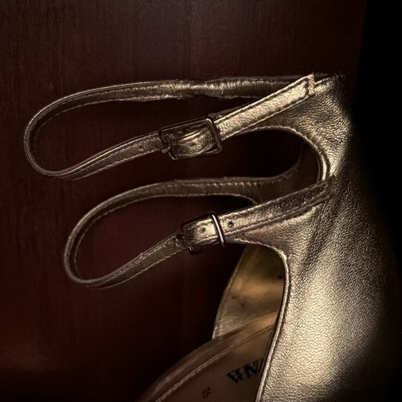 NWT Zara Collection Gold Pointed Toe High Heels with double strap/buckle.Size 36 - Picture 5 of 9
